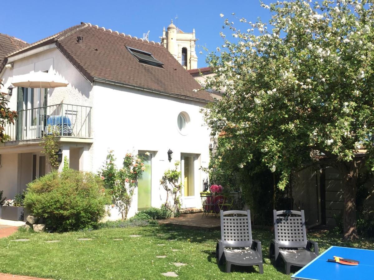 Les Gites Du Clos Saint-Martin Maule Exterior photo